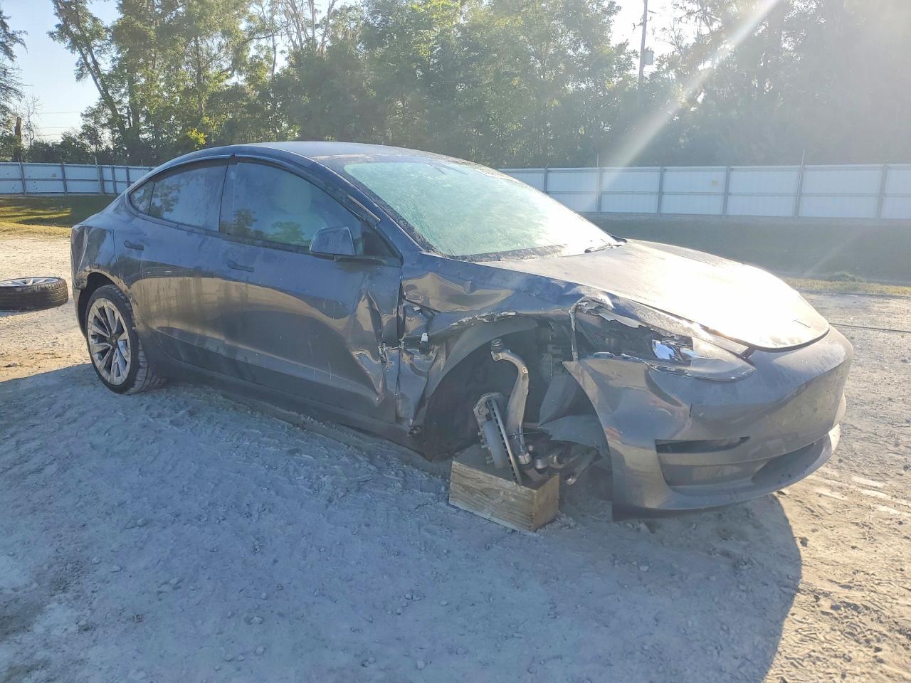 2023 Tesla Model 3 - Фото 4