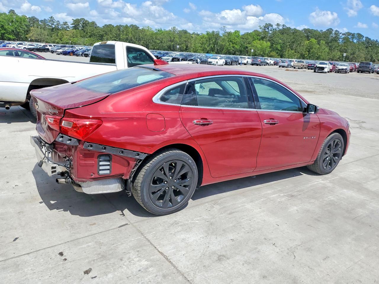 2017 Chevrolet Malibu Premier - Image 3