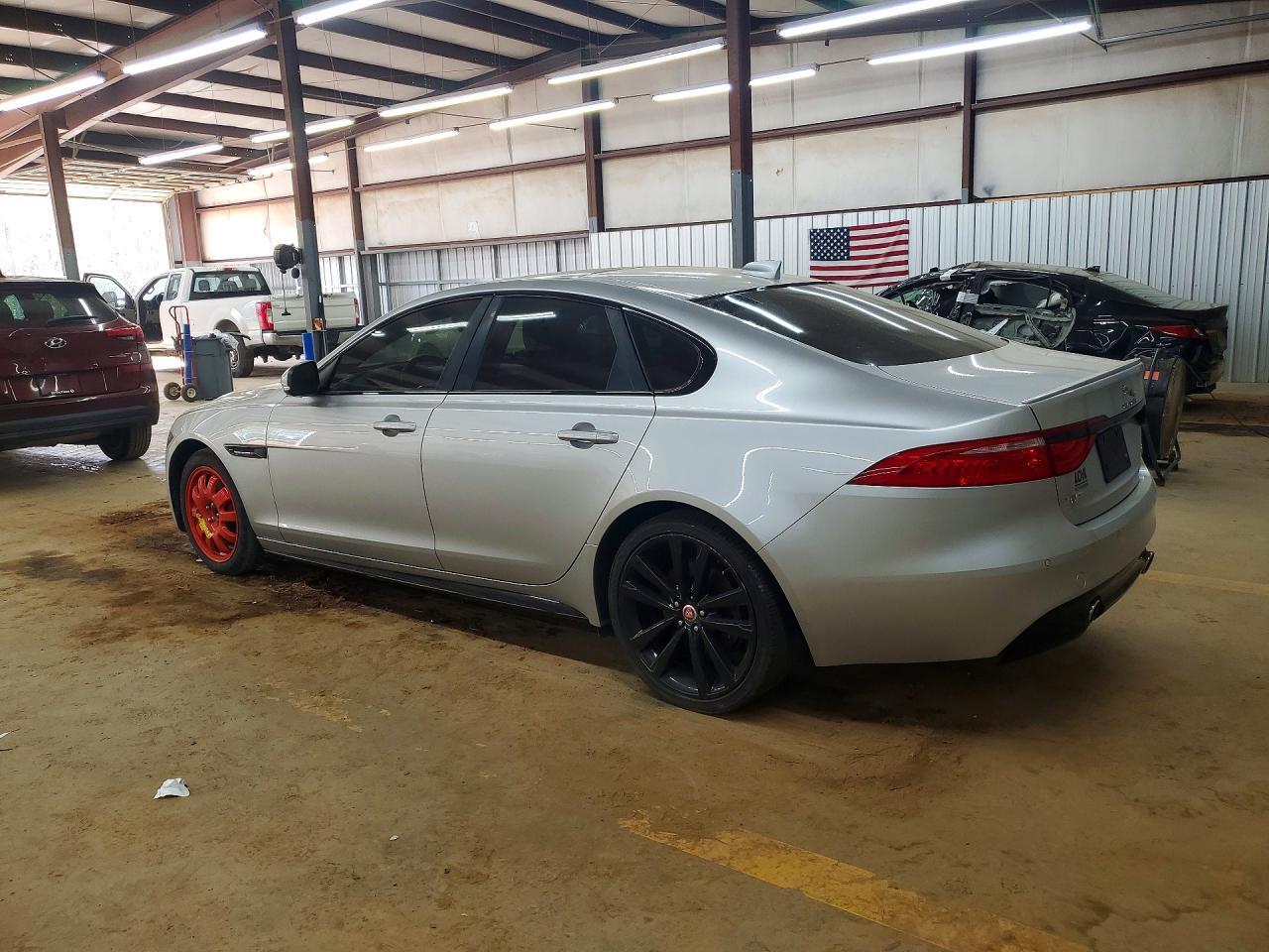 2018 Jaguar Xf S - Image 2
