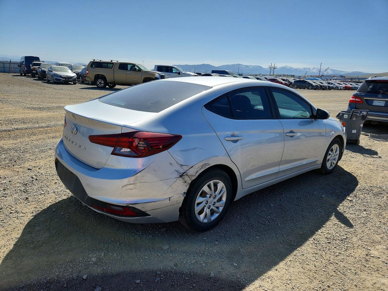 2019 Hyundai Elantra Se - Image 3