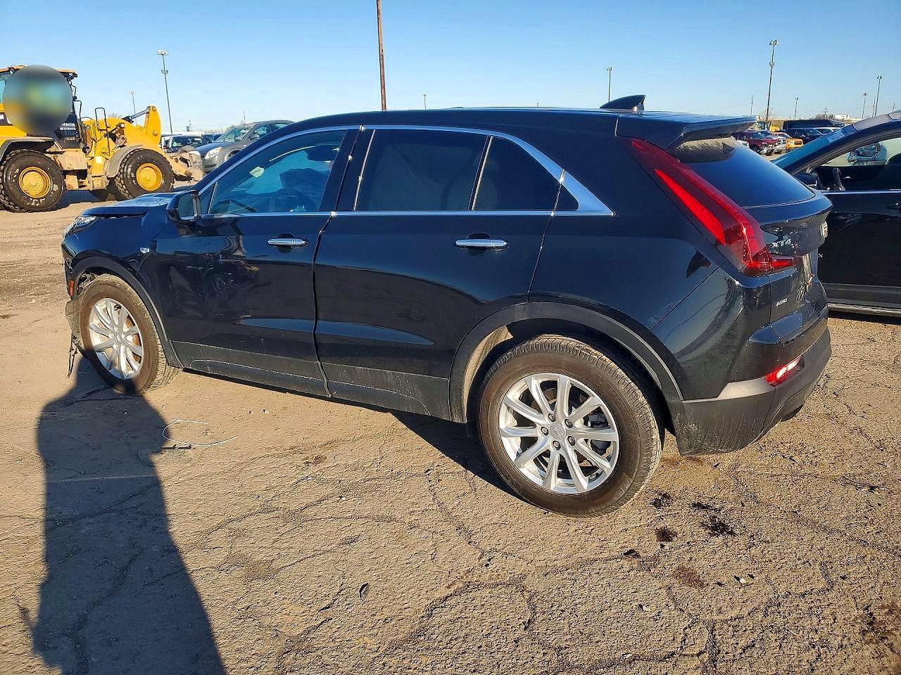 2022 Cadillac Xt4 Luxury - Image 2