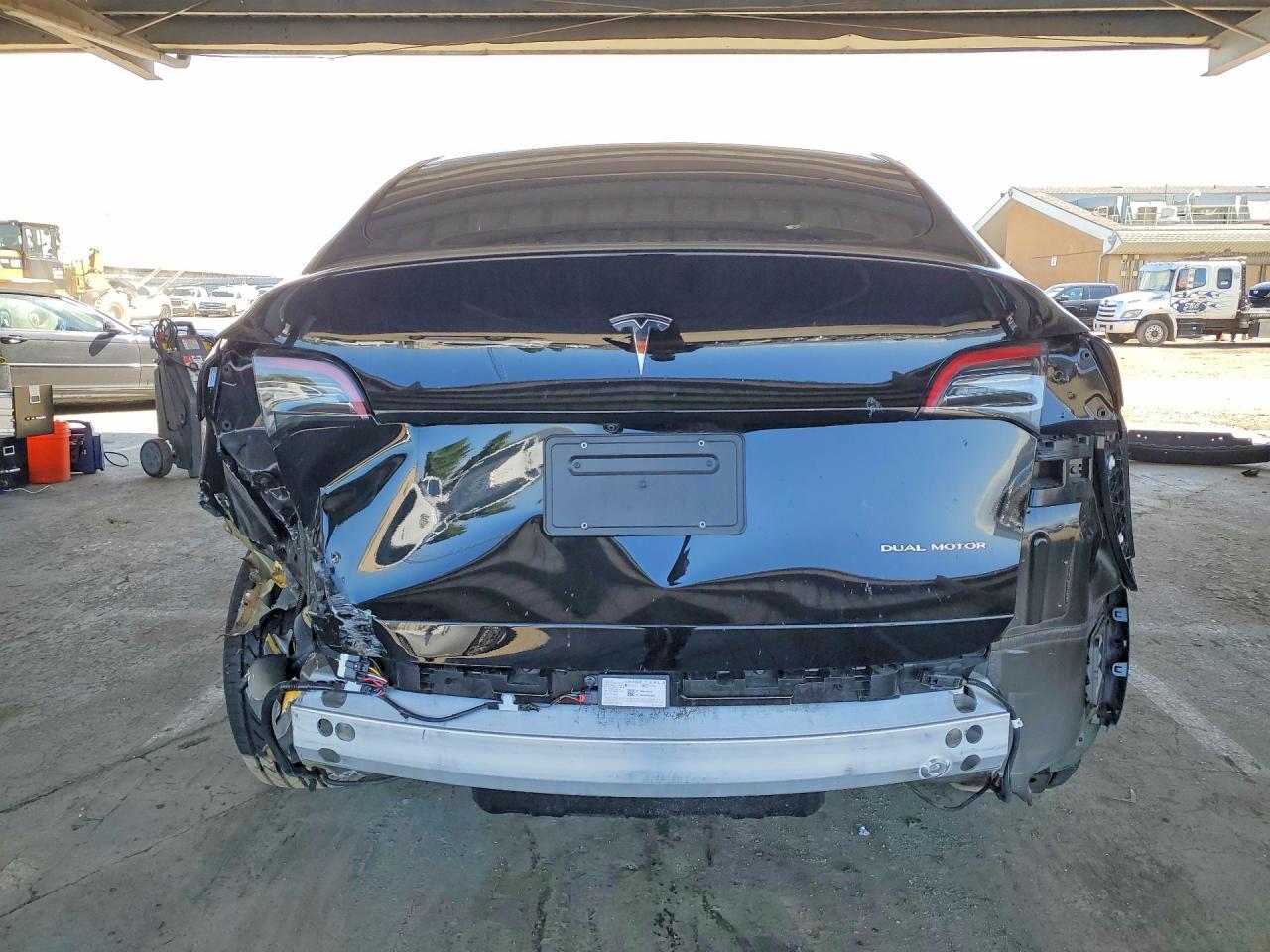 2023 Tesla Model Y - Image 6