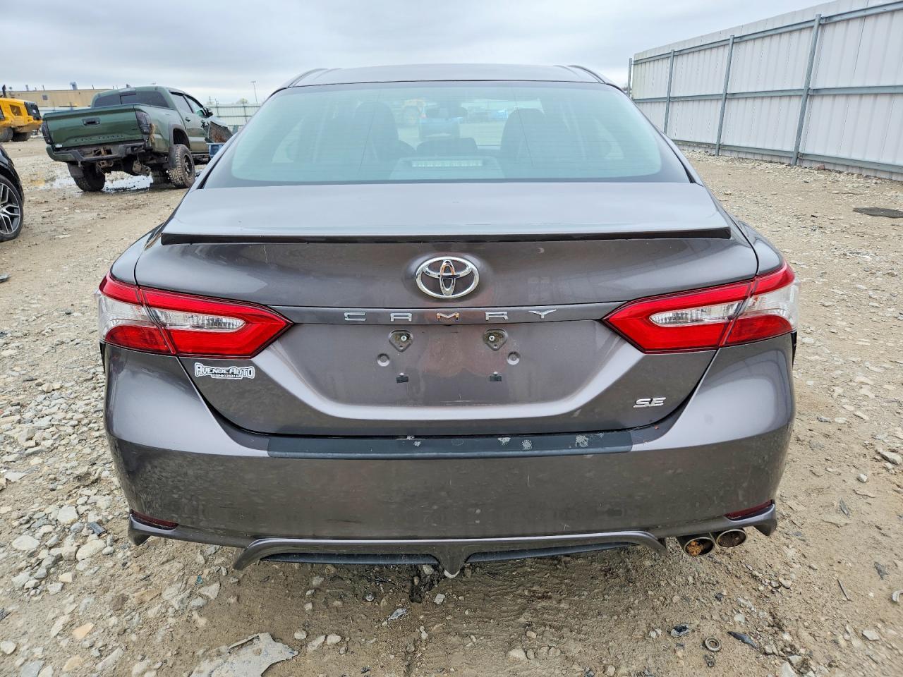 2018 Toyota Camry Se - Фото 6
