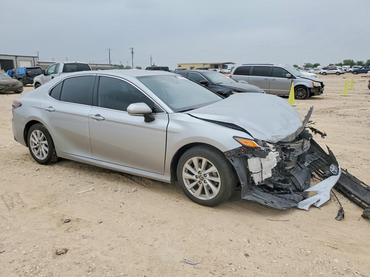 2023 Toyota Camry Le - Фото 4