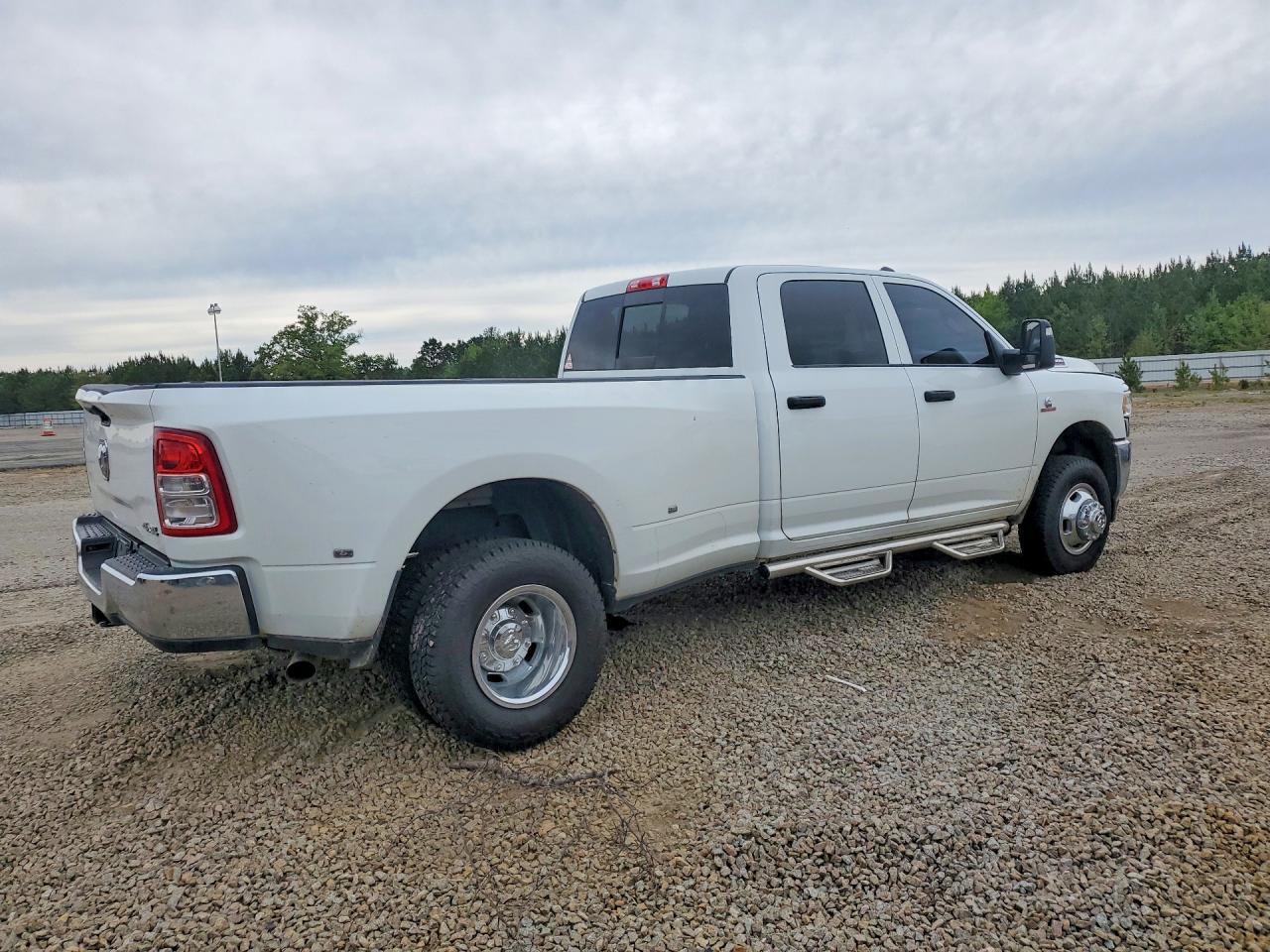 2024 Ram 3500 Tradesman - Image 3