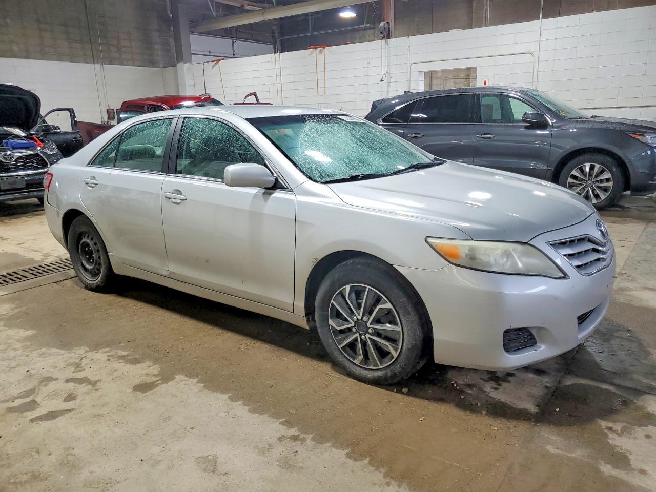 2011 Toyota Camry Le - Image 4