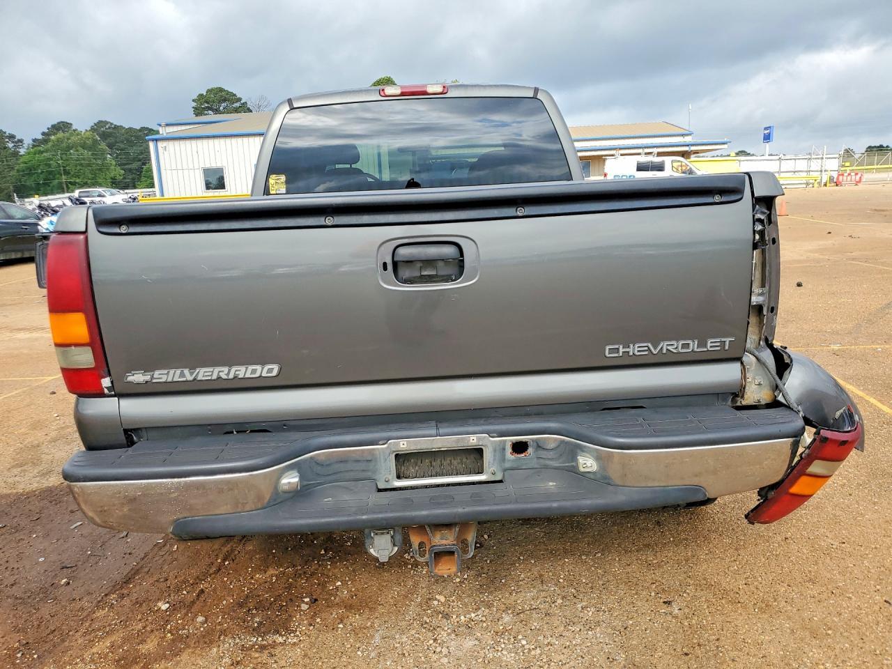 2000 Chevrolet Silverado C1500 - Image 6