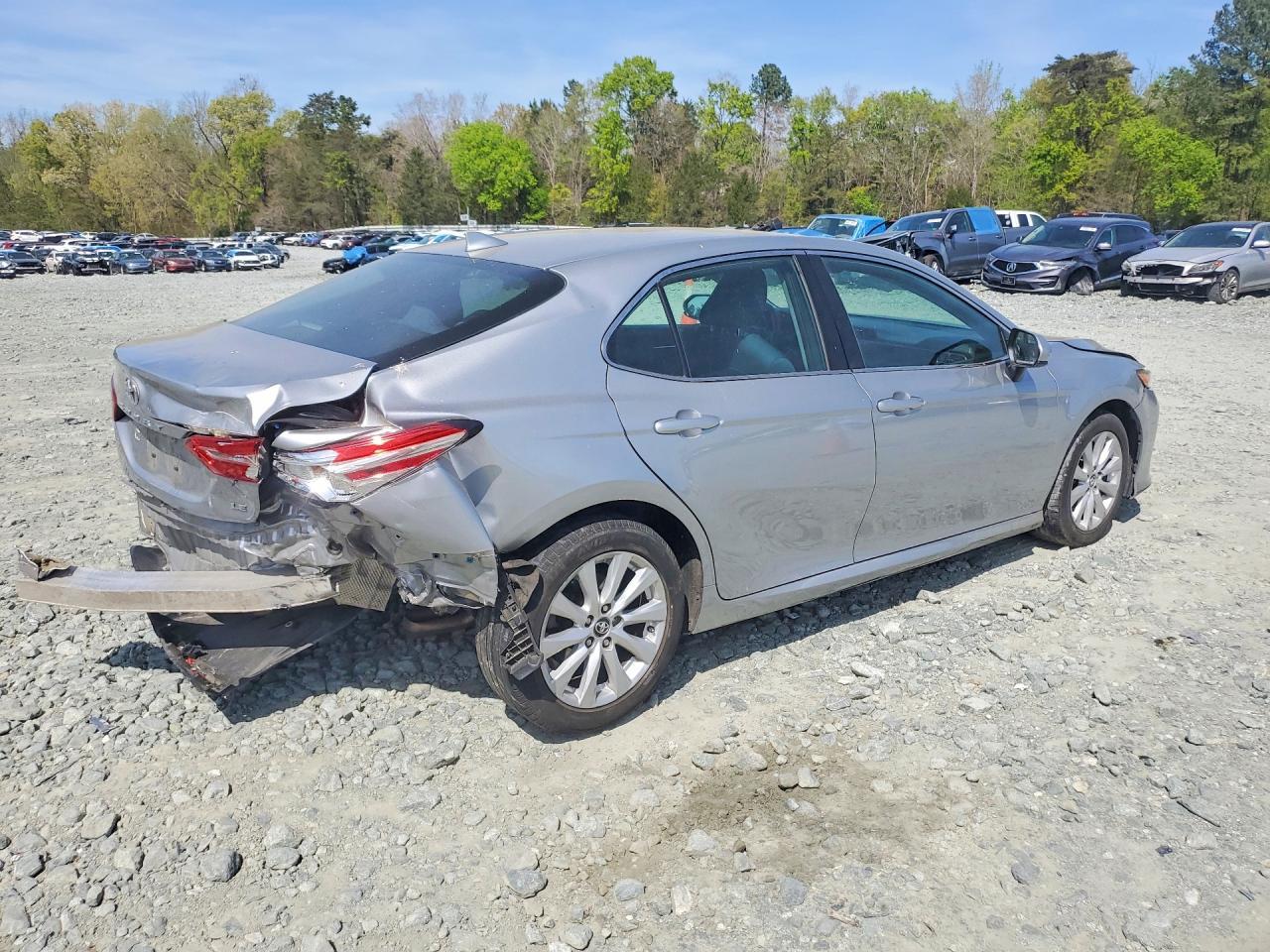 2019 Toyota Camry Le - Image 5