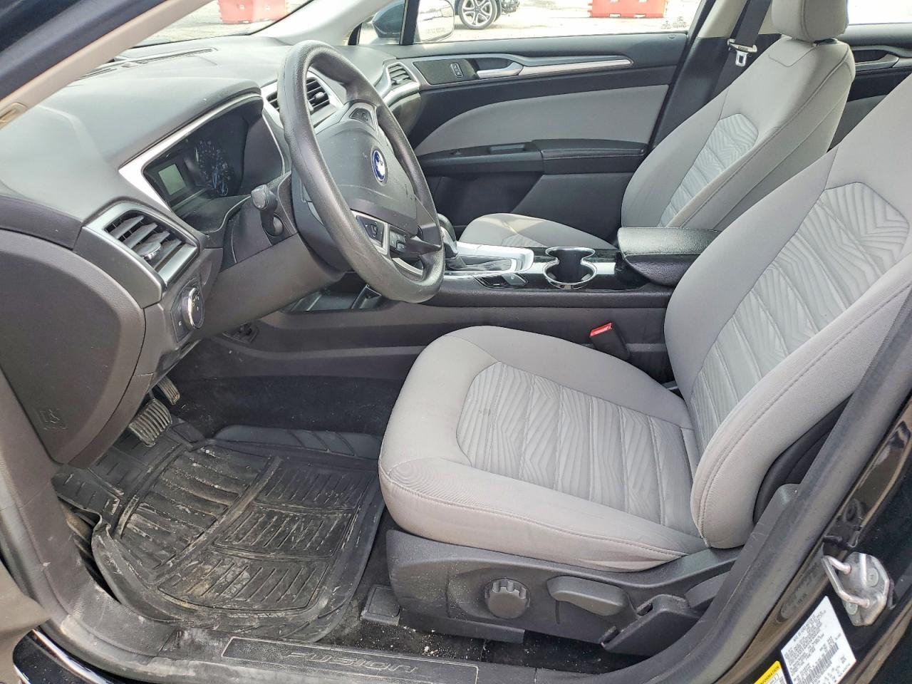 2016 Ford Fusion S - Фото 7