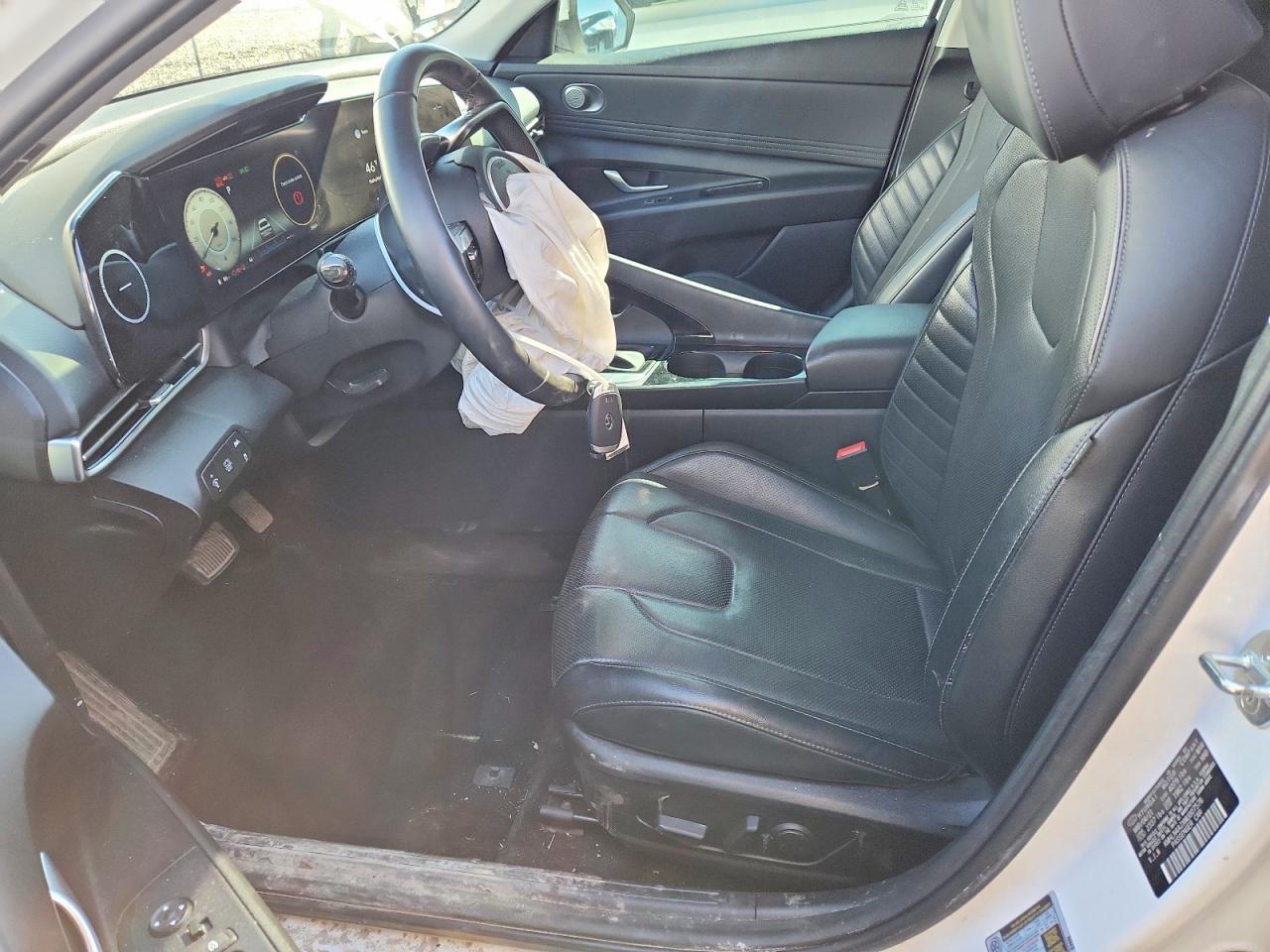 2021 Hyundai Elantra Limited - Image 7