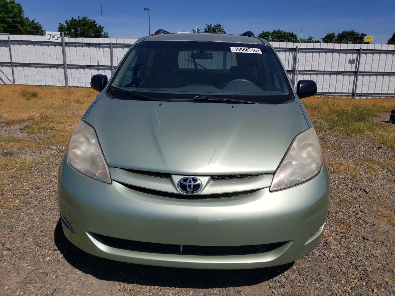 2008 Toyota Sienna Le 8-Passenger - Image 5
