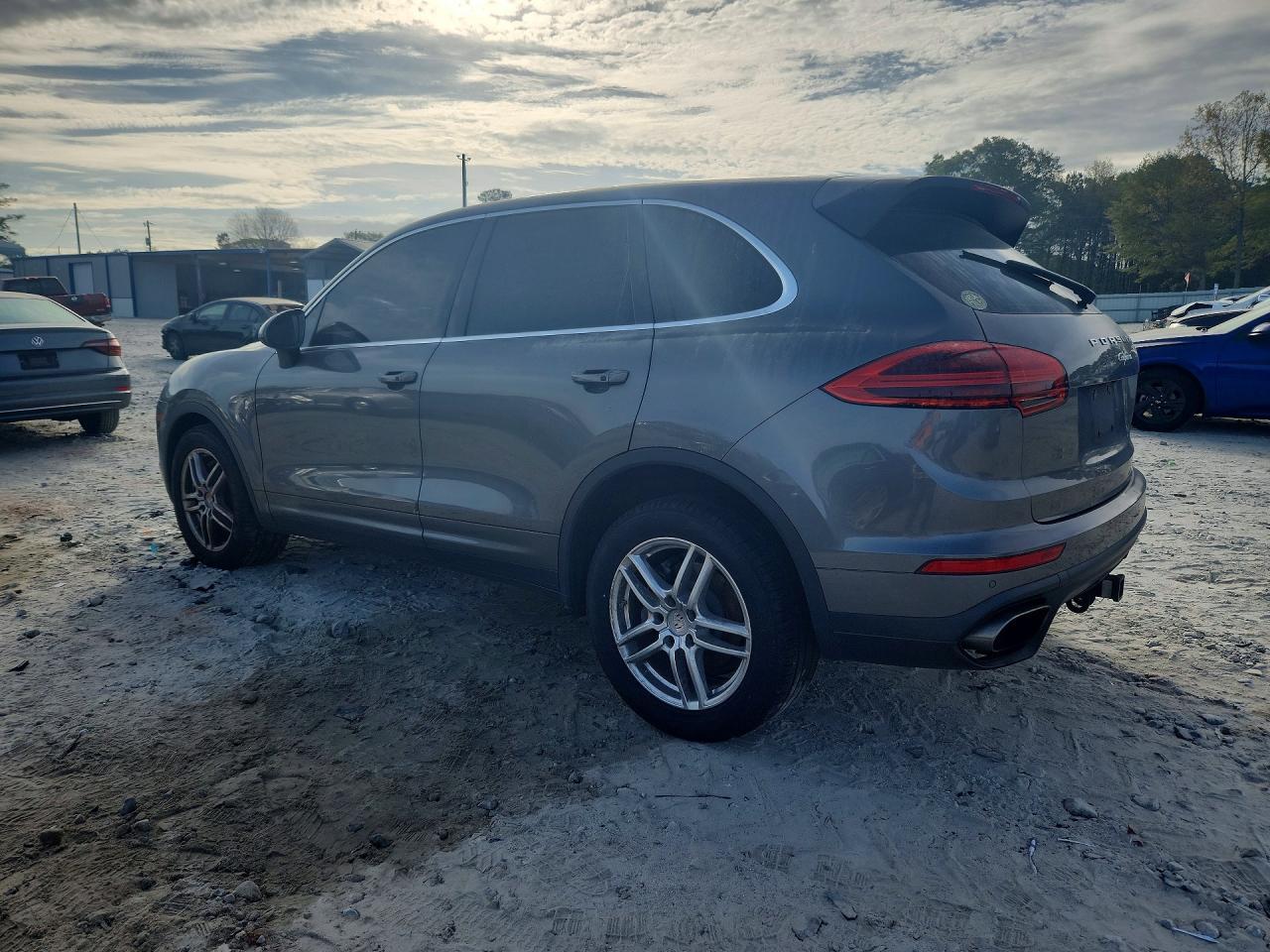 2016 Porsche Cayenne - Image 2