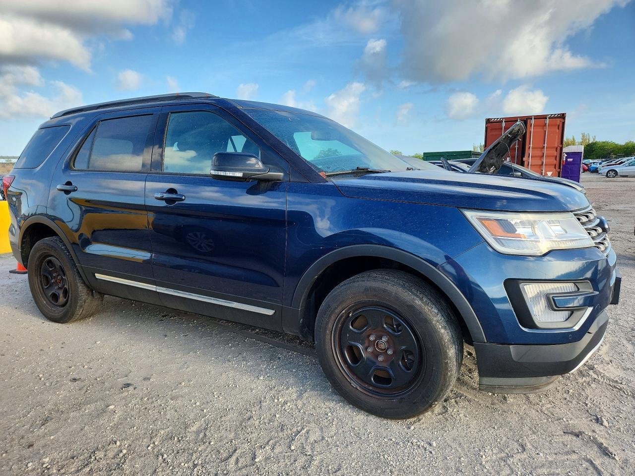2017 Ford Explorer Xlt - Image 4