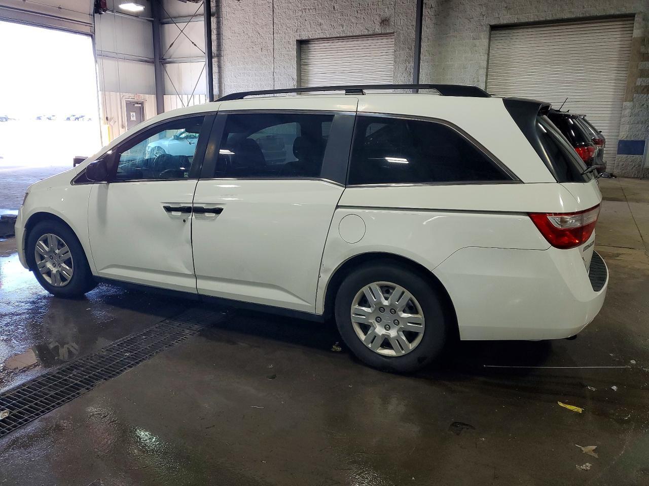 2013 Honda Odyssey Lx - Image 2