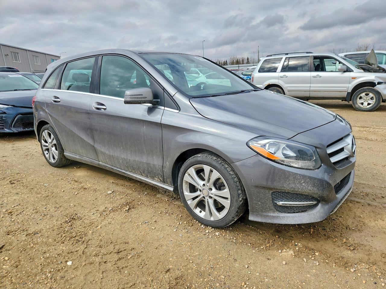 2016 Mercedes-Benz B 250 4Matic - Image 4