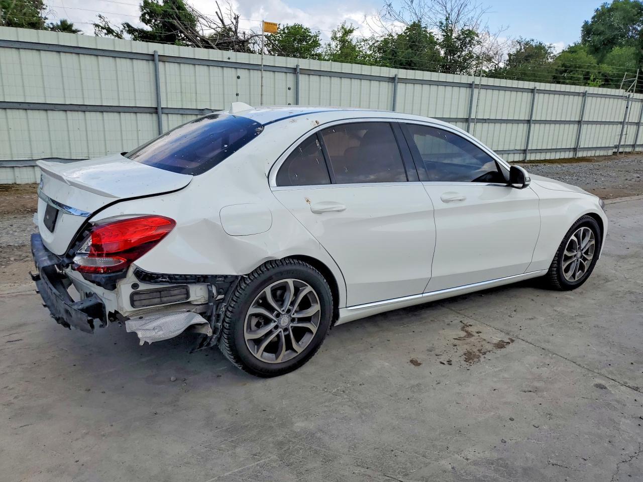 2017 Mercedes-Benz C 300 - Фото 3