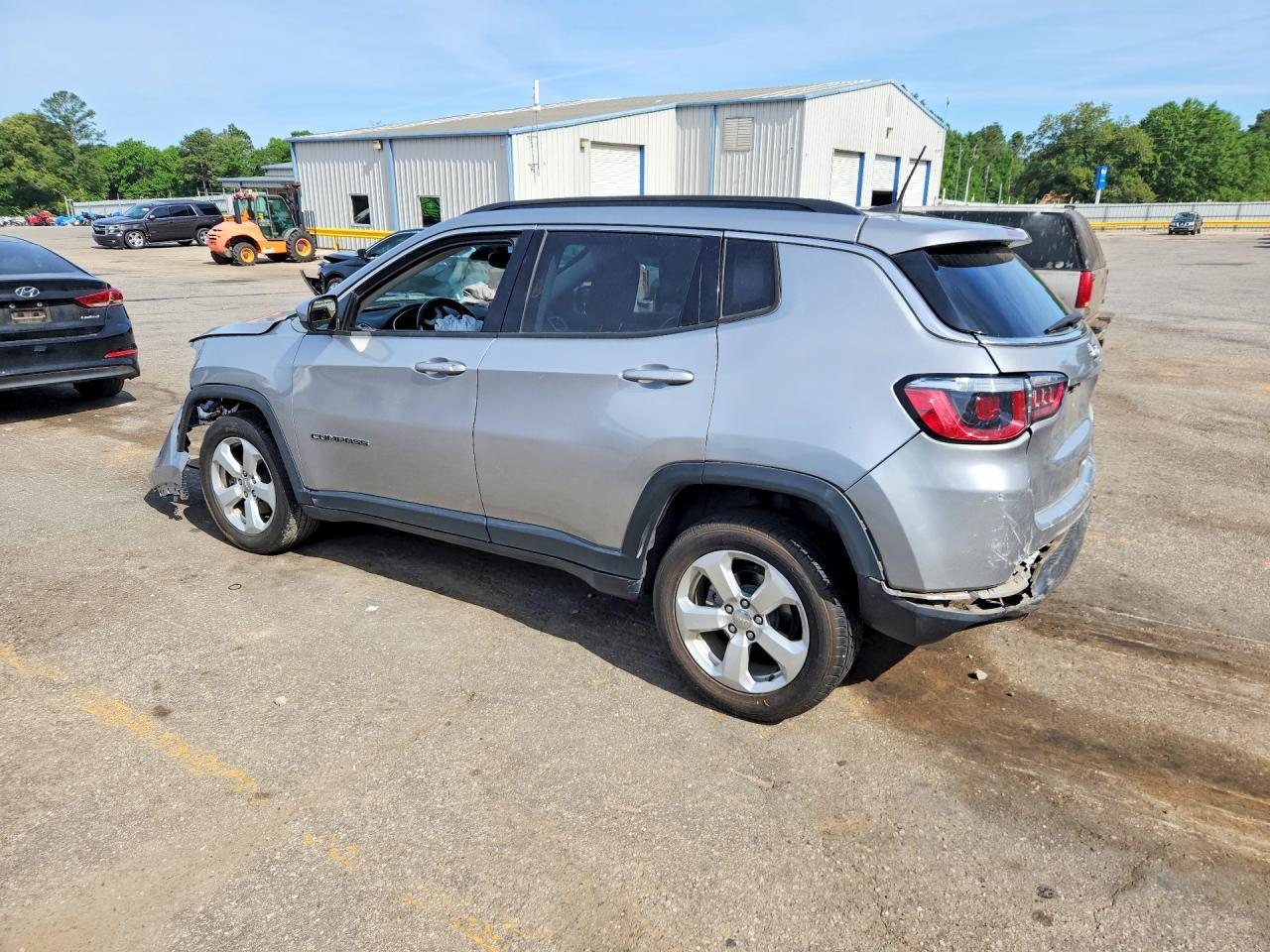 2019 Jeep Compass Latitude - Фото 2