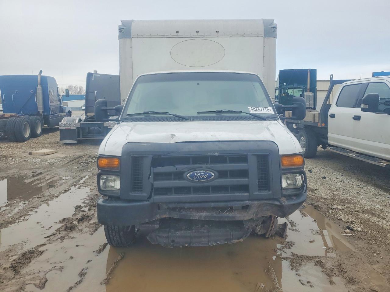 2017 Ford E350 Box Truck - Image 5