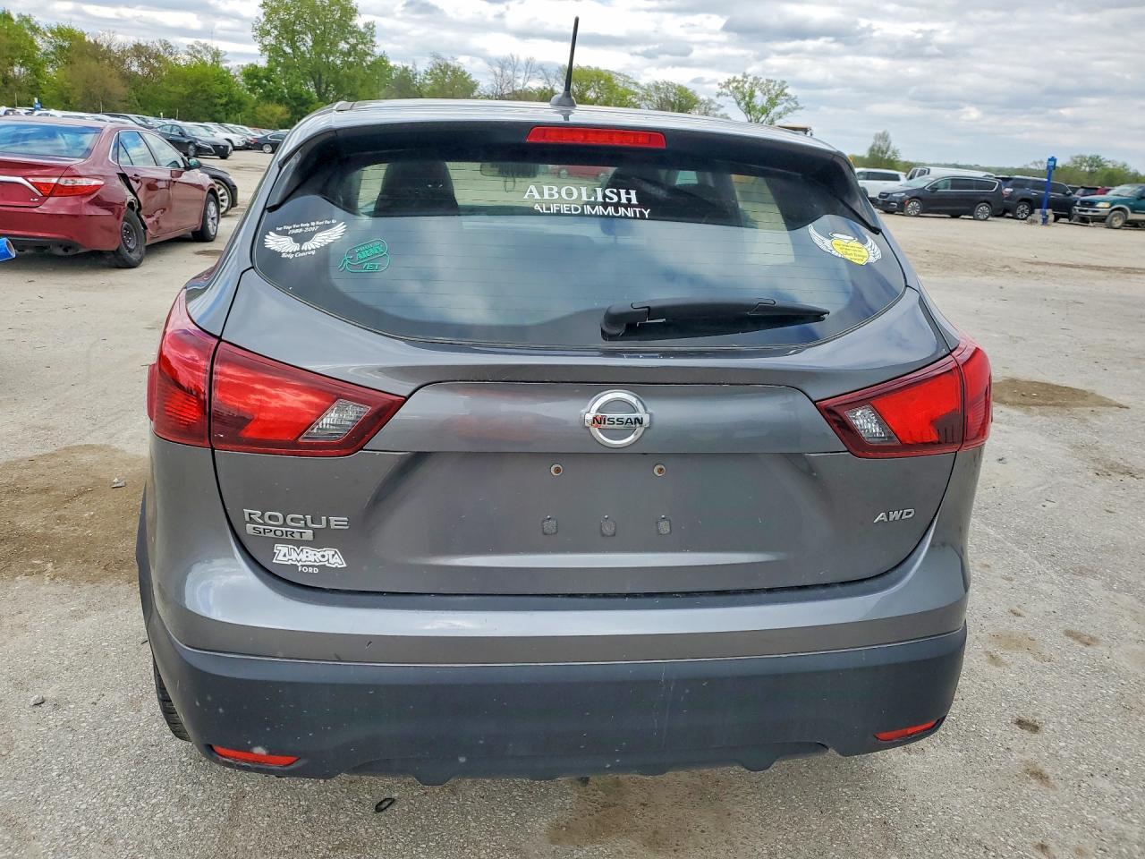 2019 Nissan Rogue Sport S - Image 6