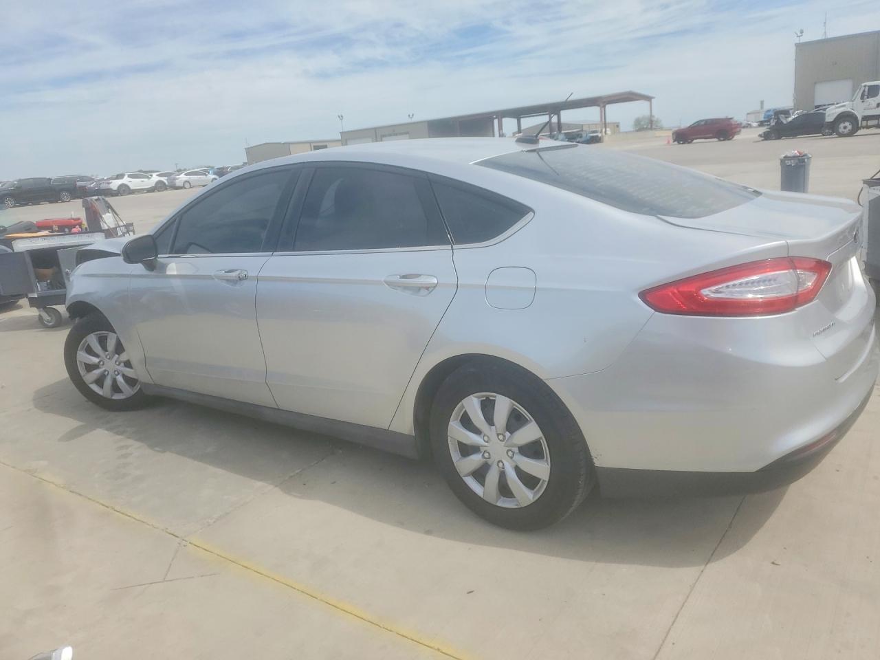 2014 Ford Fusion S - Фото 2