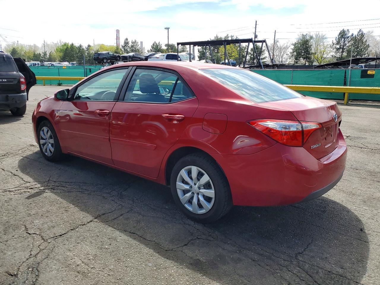 2015 Toyota Corolla Le - Фото 2