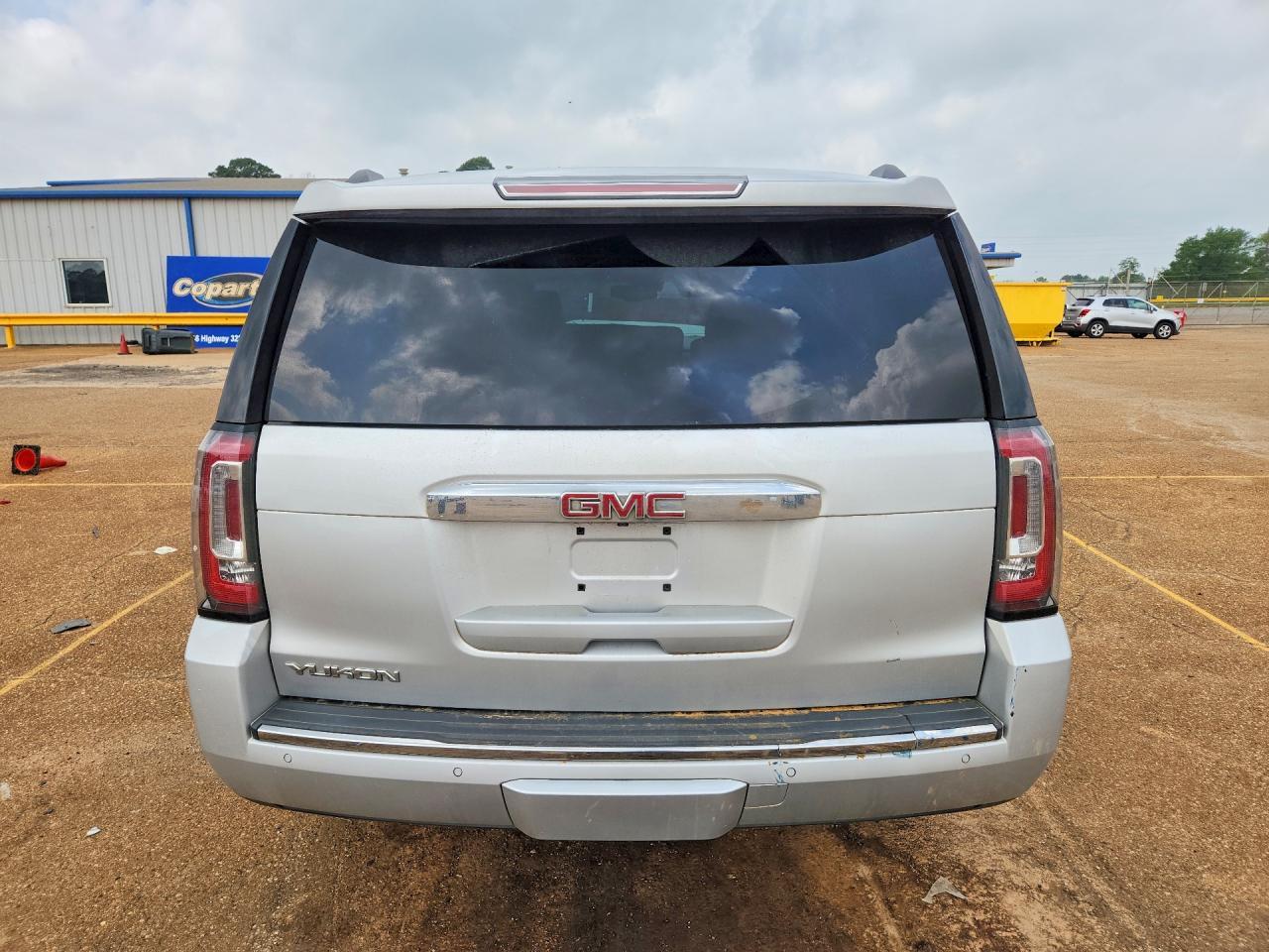 2019 GMC Yukon Denali - Image 6