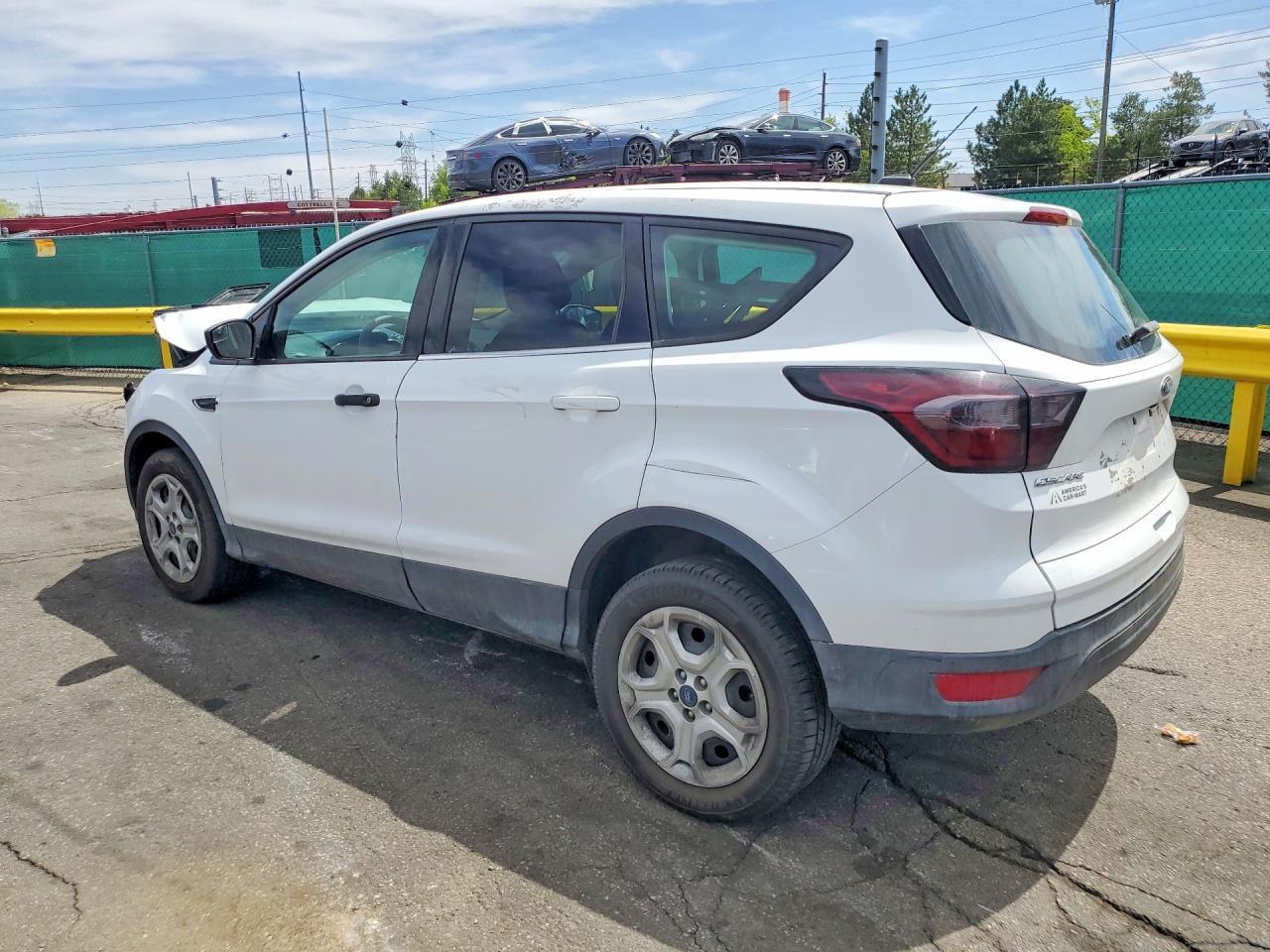2018 Ford Escape S - Фото 2