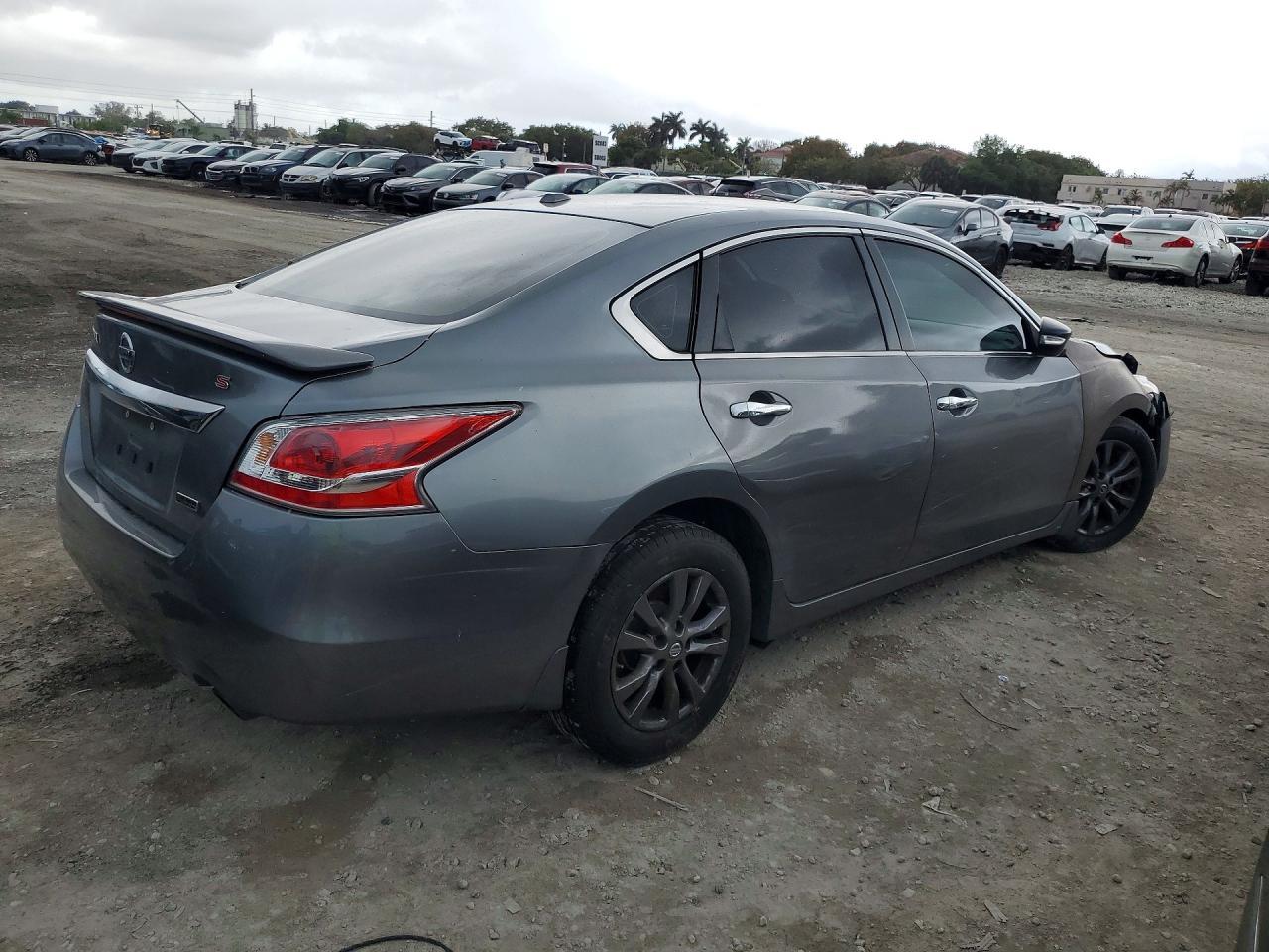 2015 Nissan Altima 2.5 S - Фото 3