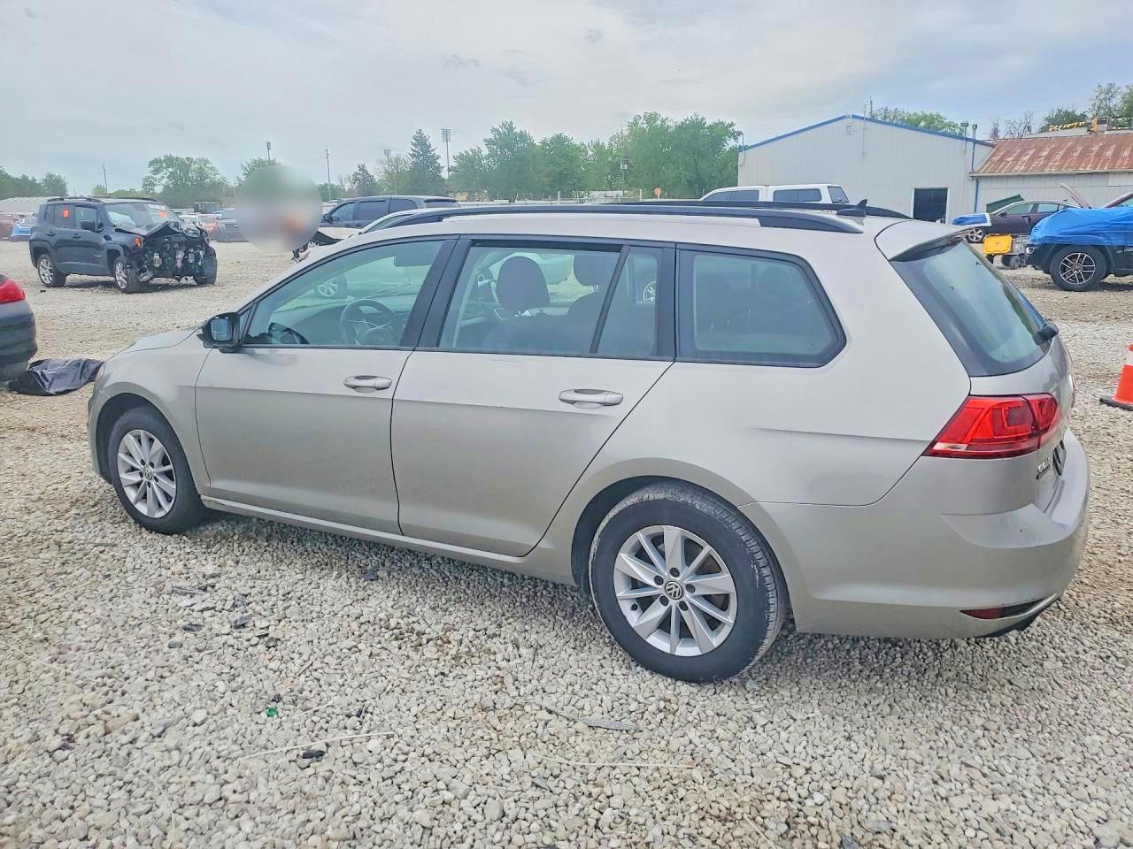 2017 Volkswagen Golf Sportwagen S - Фото 2