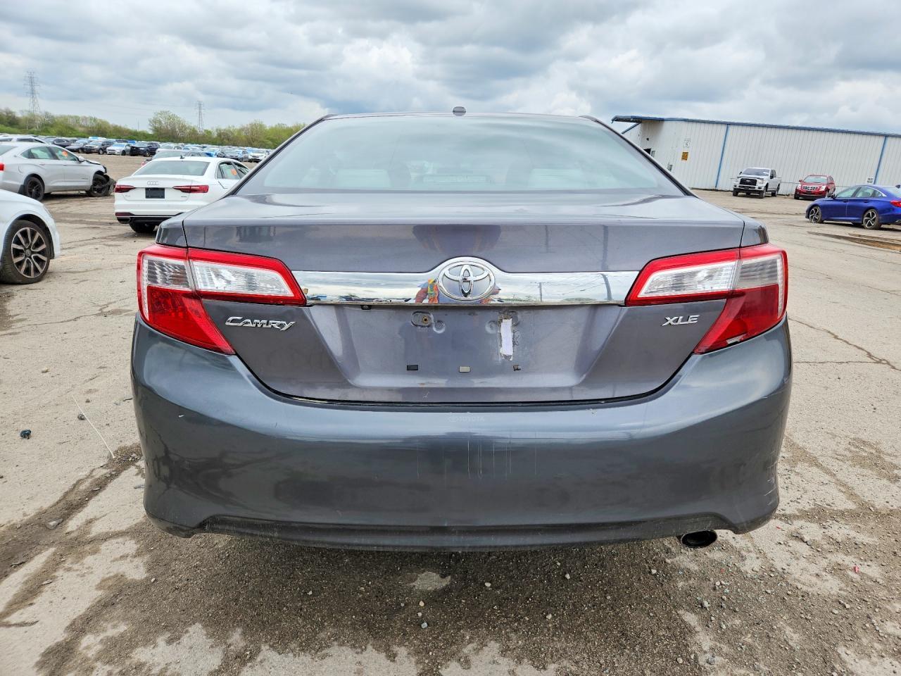 2014 Toyota Camry Xle - Image 6