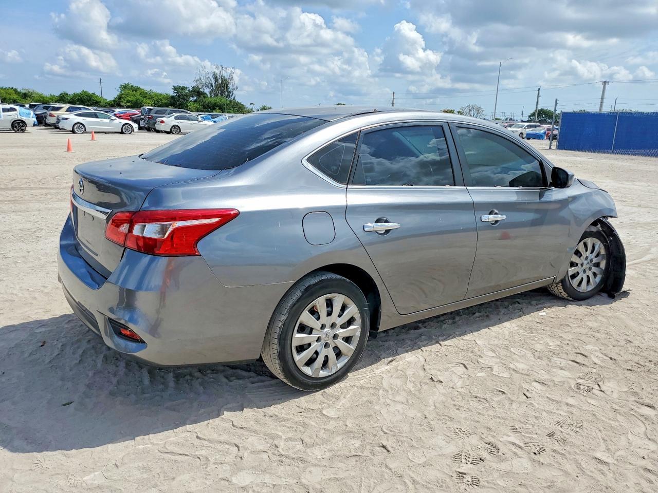 2019 Nissan Sentra S - Фото 3