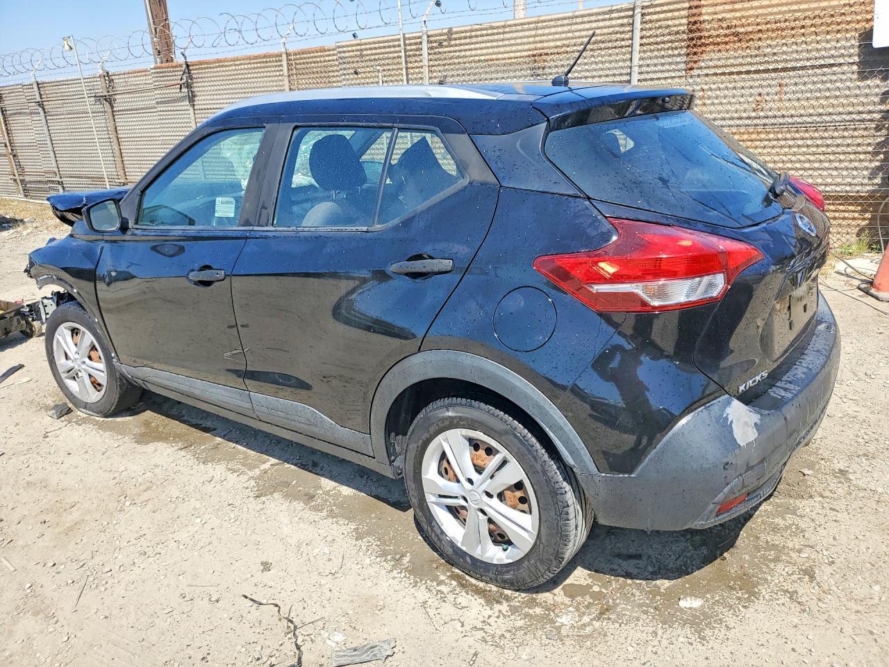 2019 Nissan Kicks S - Фото 2
