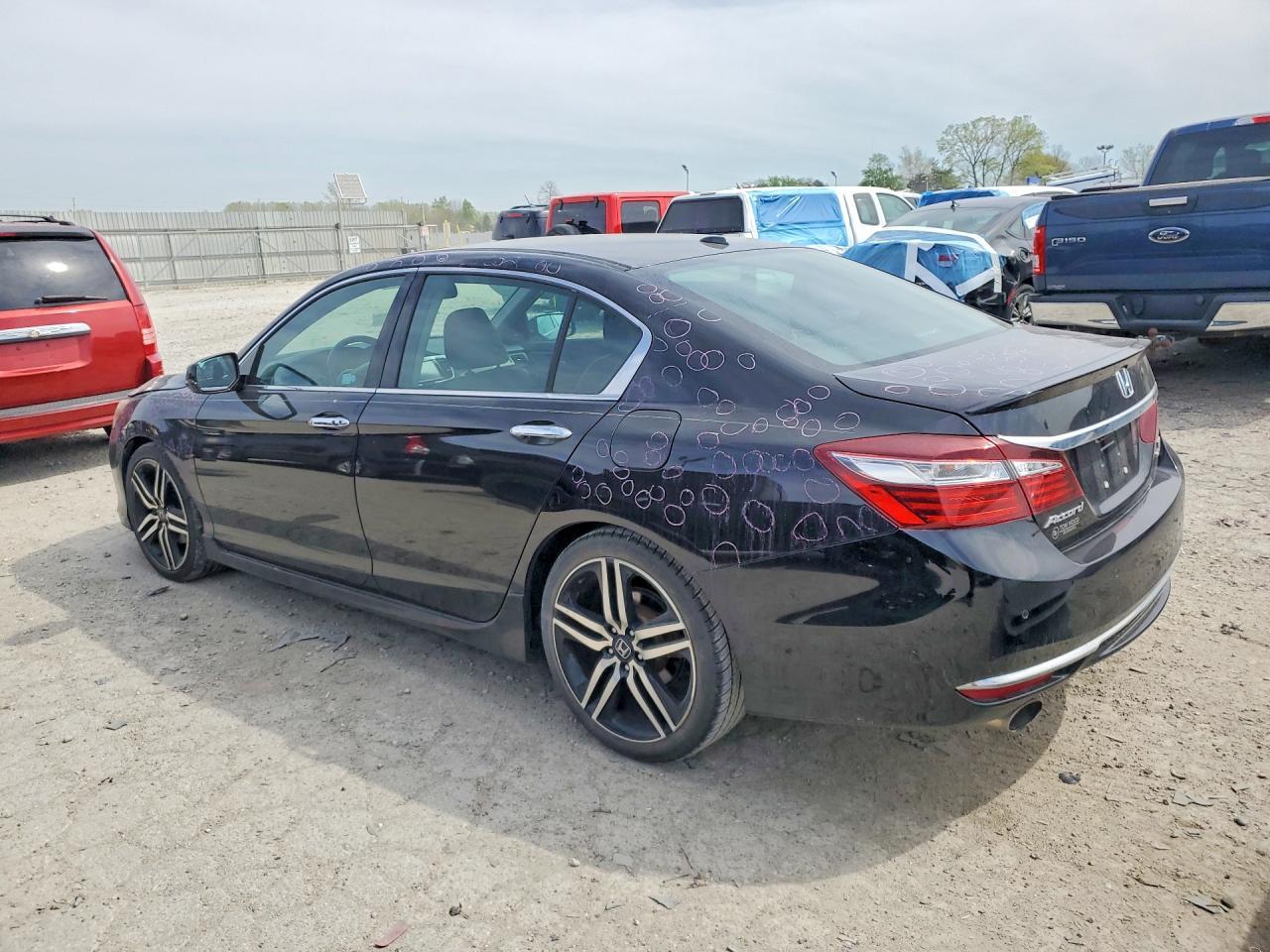 2016 Honda Accord Touring - Фото 2