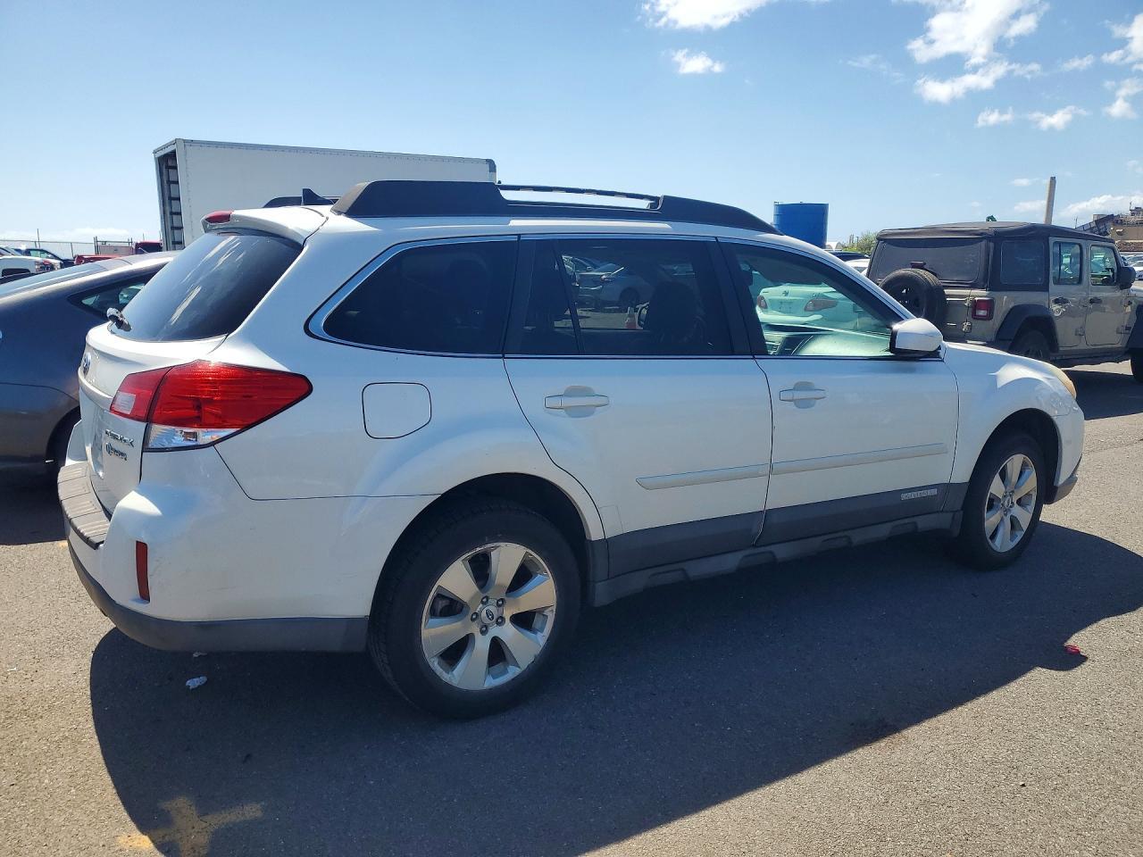 2011 Subaru Outback 3.6R Limited - Image 3
