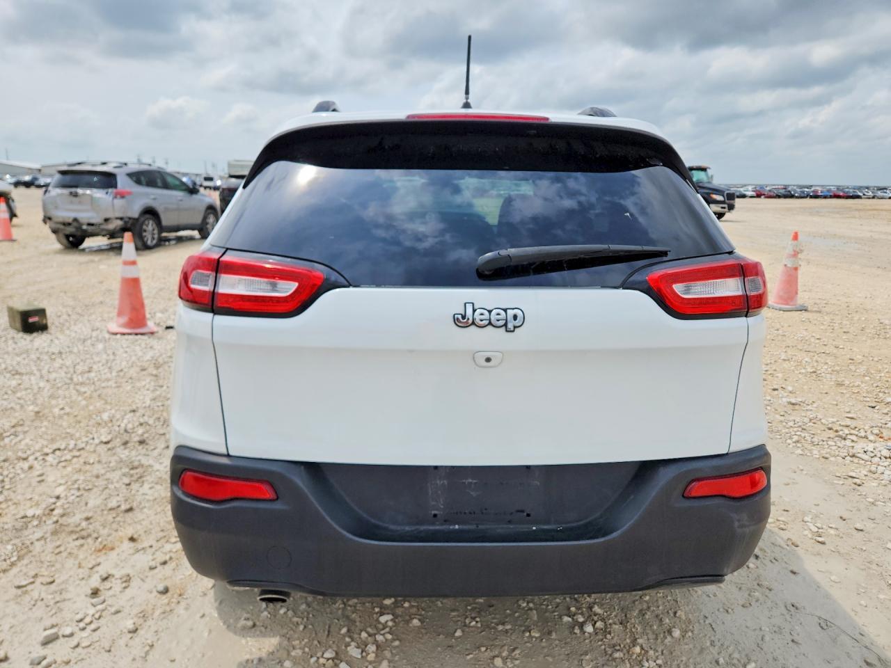 2016 Jeep Cherokee Latitude - Фото 6