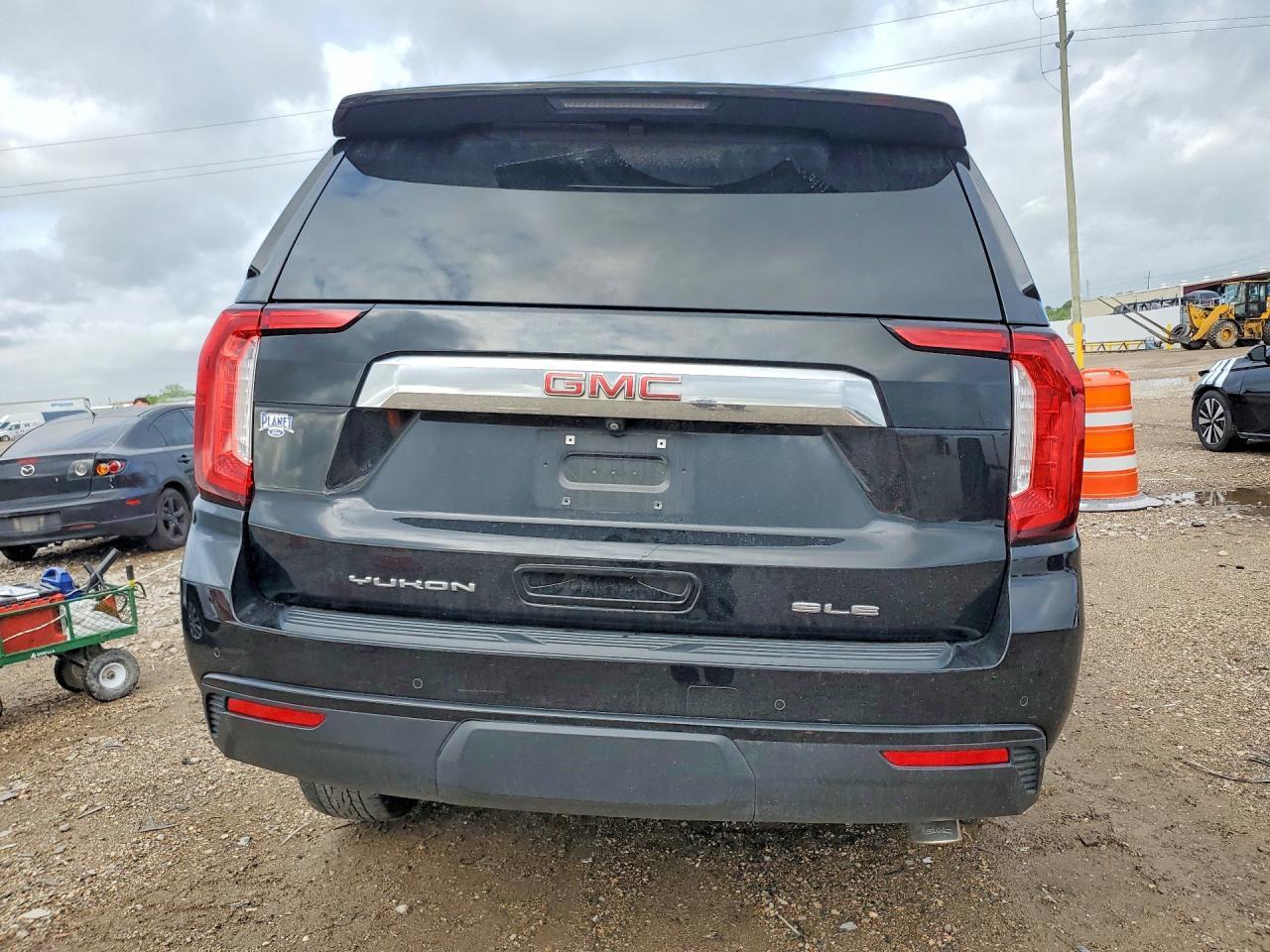 2022 GMC Yukon Sle - Image 6