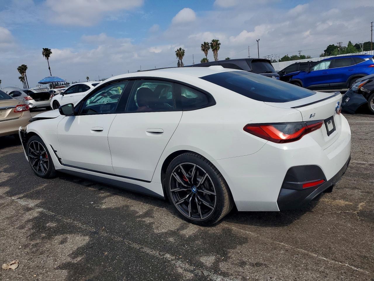 2024 BMW I4 xDrive 40 - Фото 2