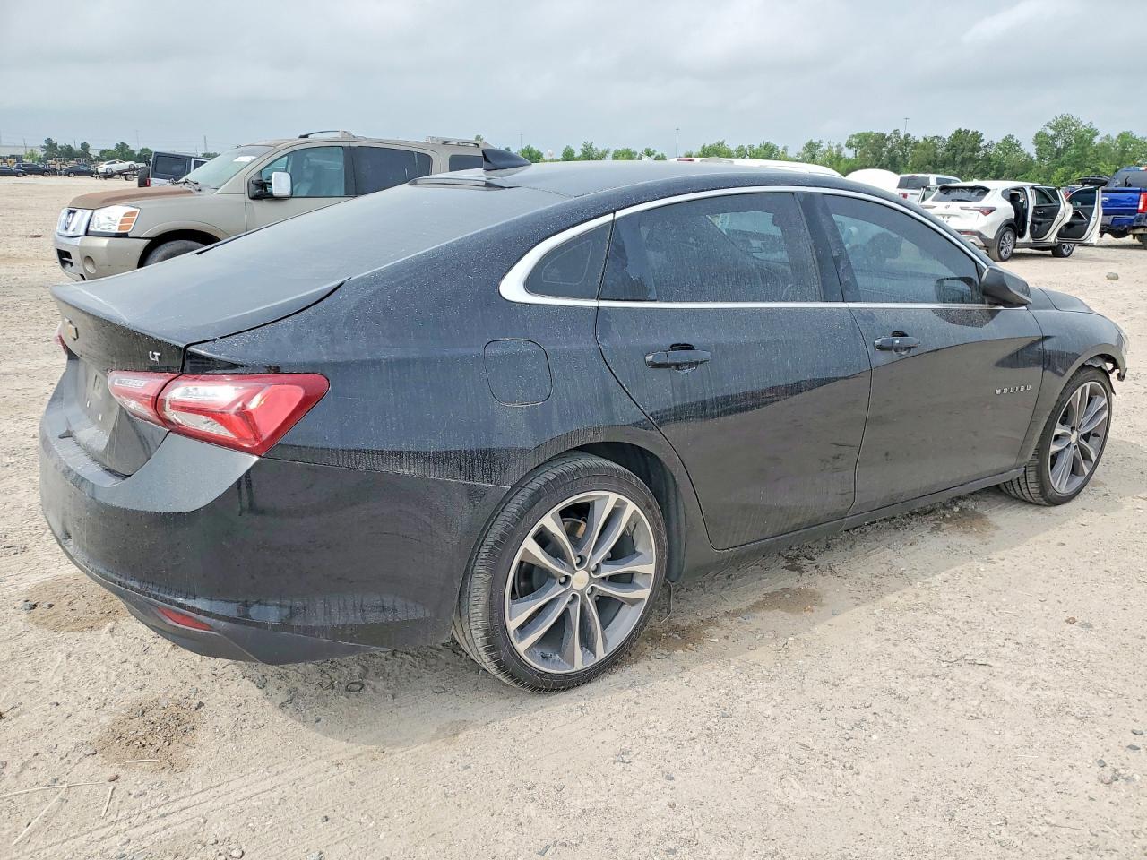2022 Chevrolet Malibu Lt - Фото 3