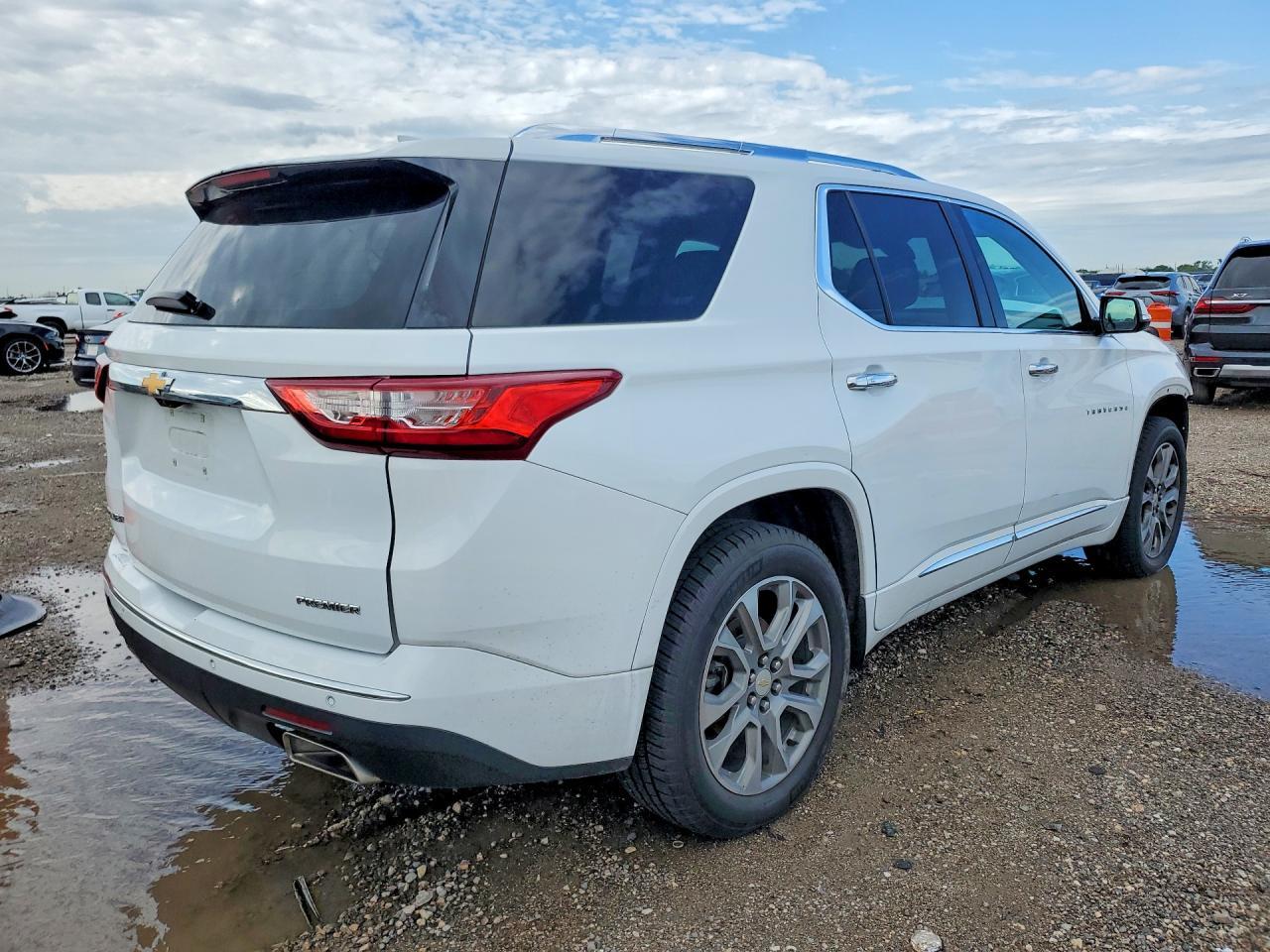 2019 Chevrolet Traverse Premier - Фото 3