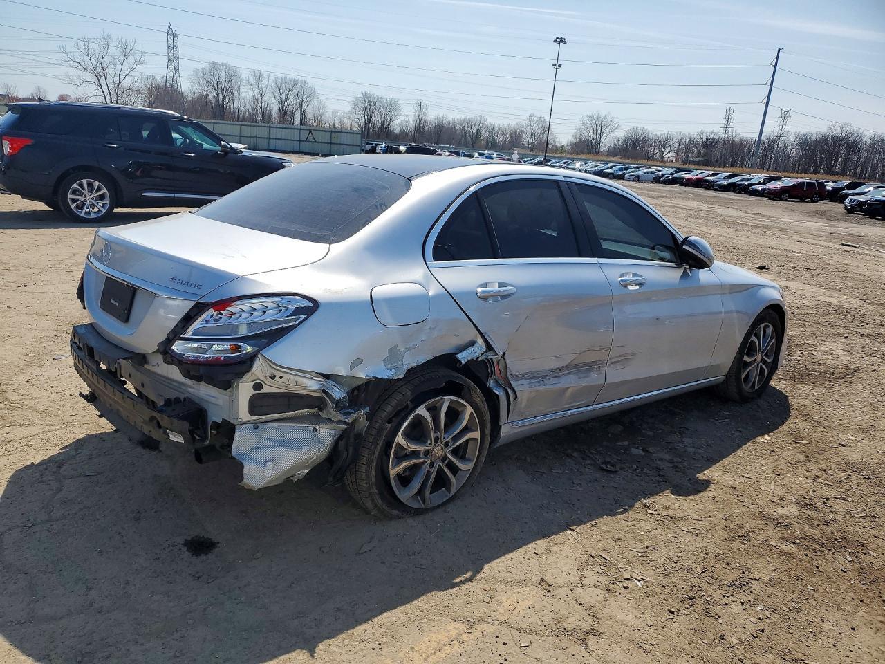 2016 Mercedes-Benz C 300 4Matic - Фото 3