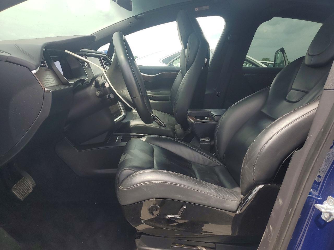 2016 Tesla Model X - Фото 7