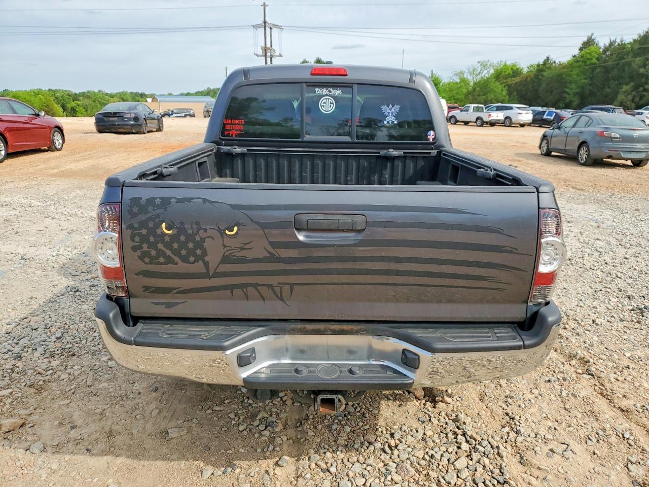 2011 Toyota Tacoma Double Cab Prerunner - Image 6