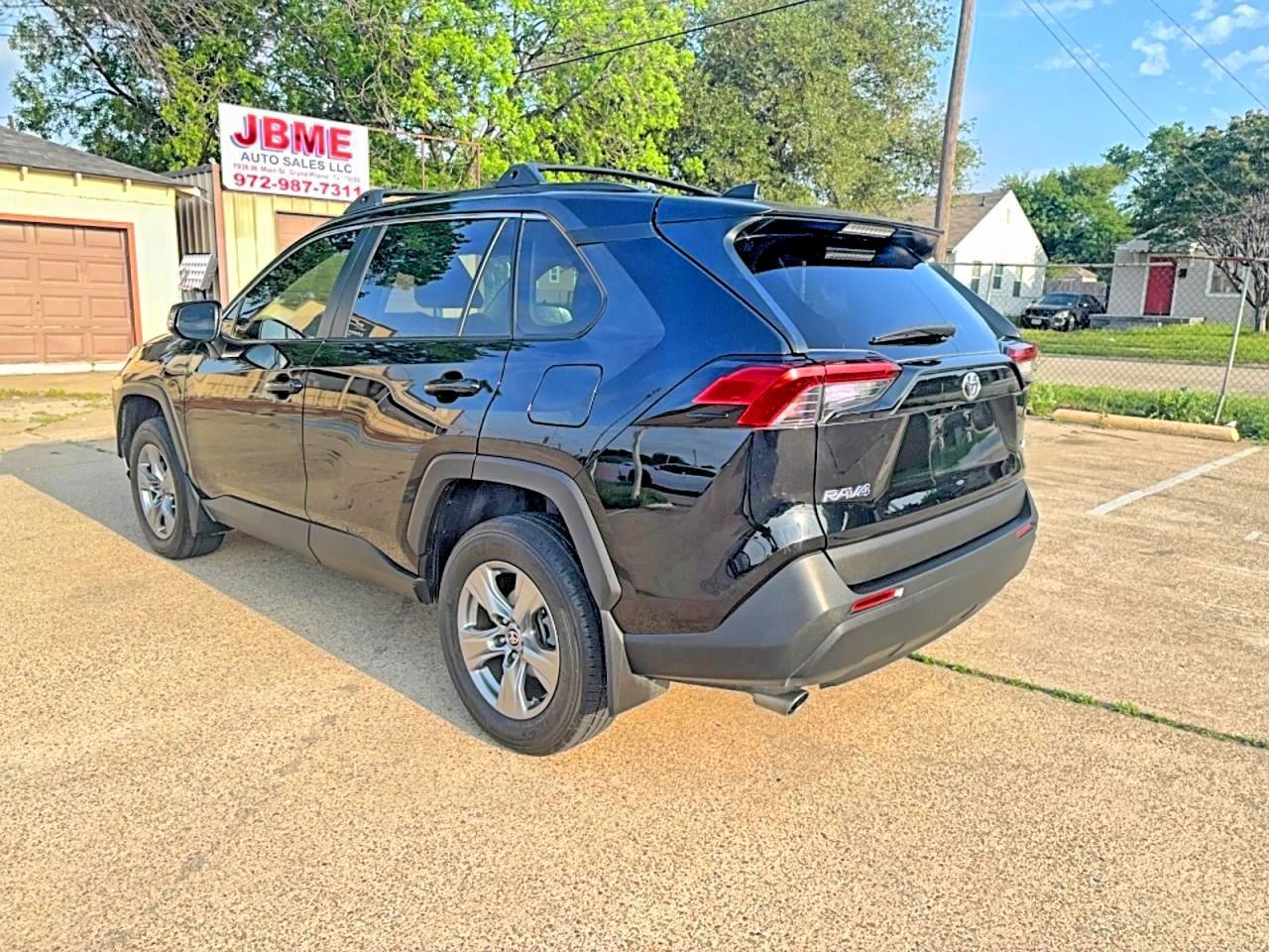 2024 Toyota Rav4 Xle - Image 3