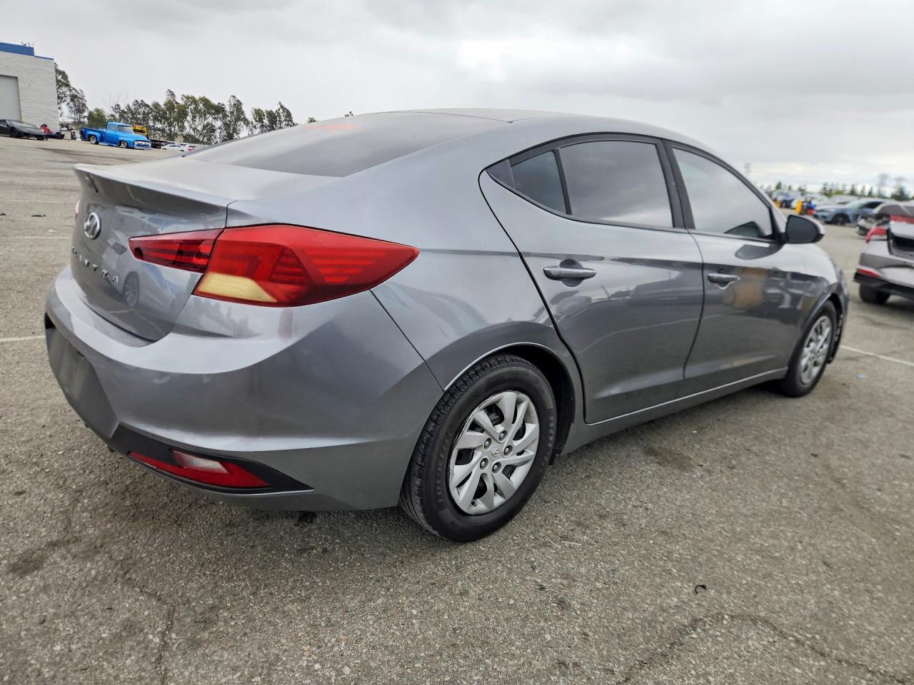 2019 Hyundai Elantra Se - Фото 3