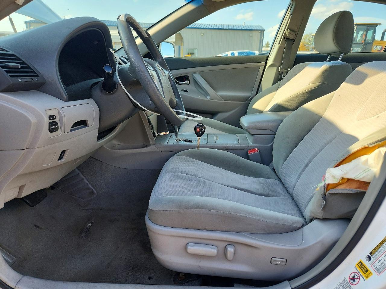 2010 Toyota Camry Le - Фото 7
