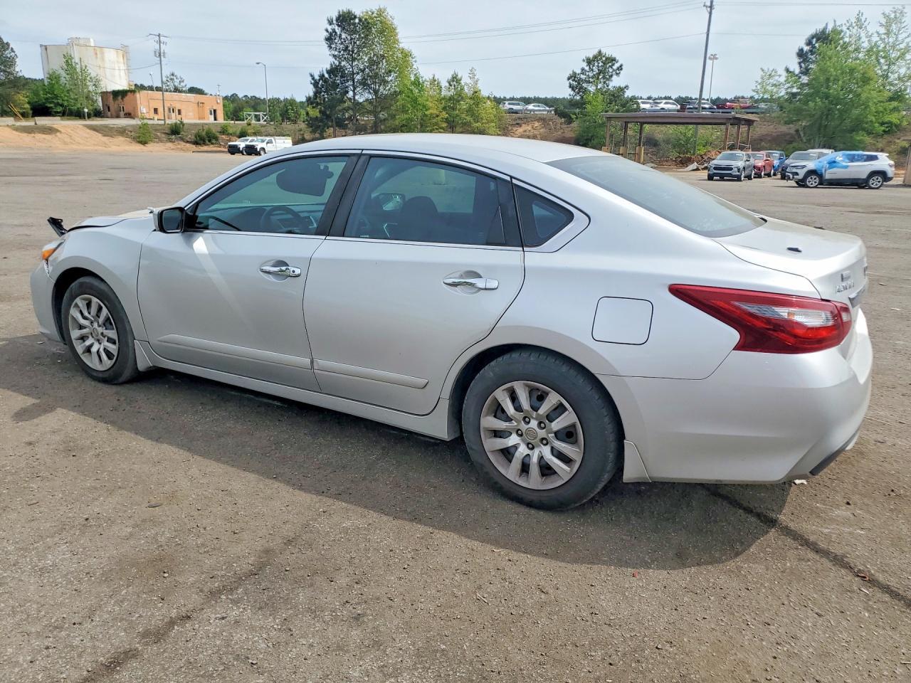 2018 Nissan Altima 2.5 S - Image 2