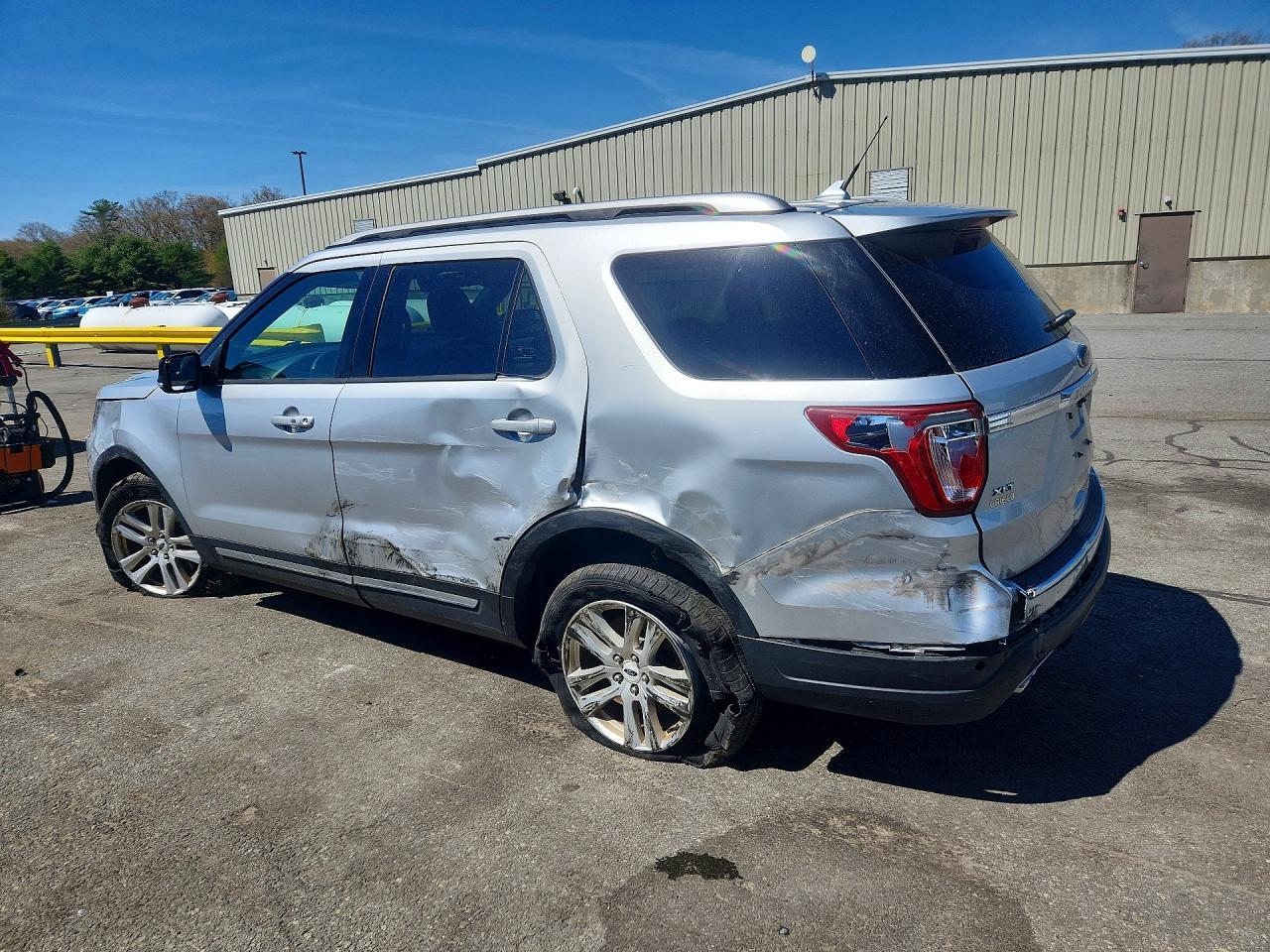 2018 Ford Explorer Xlt - Фото 2