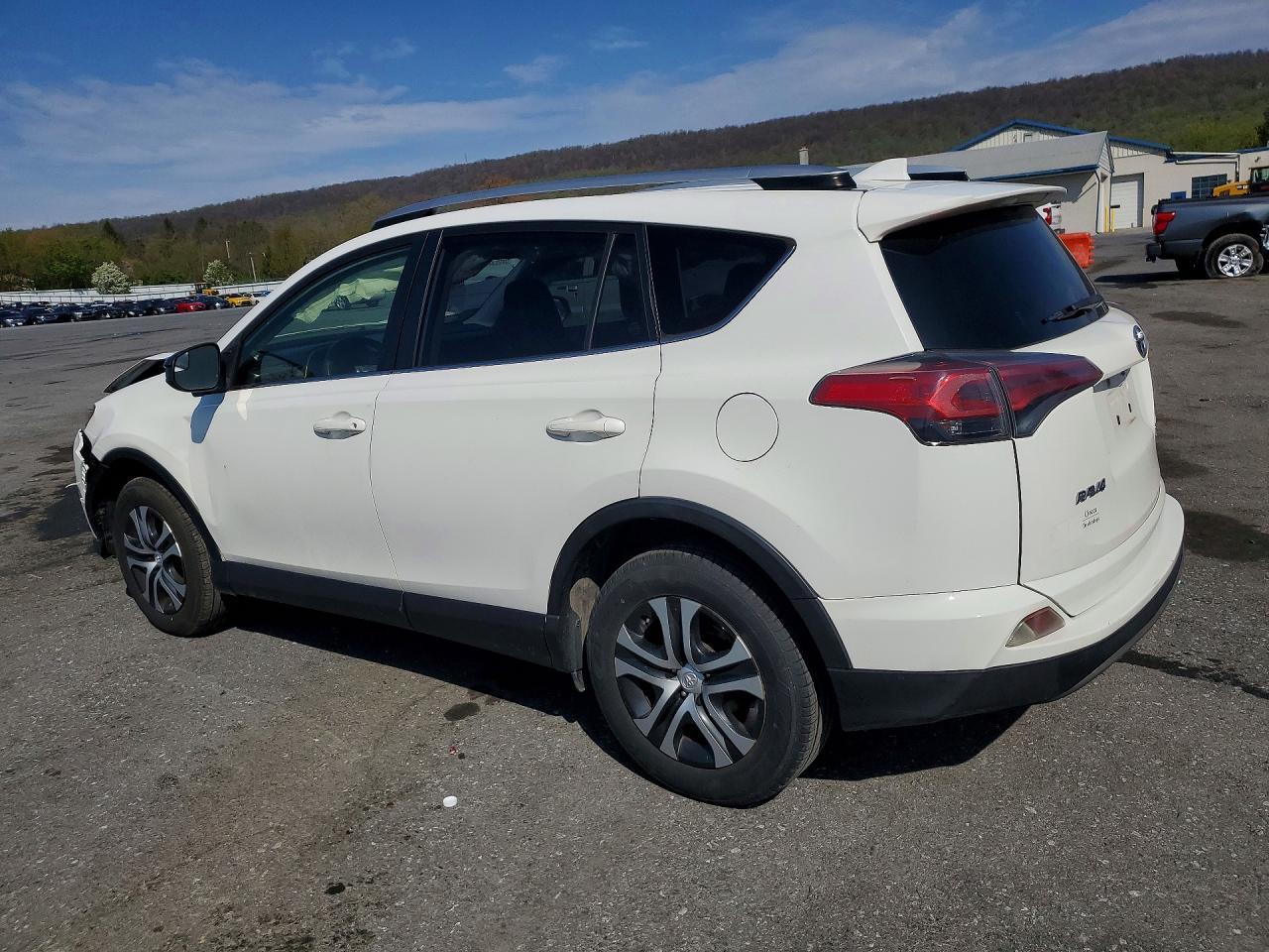 2016 Toyota Rav4 Le - Image 2
