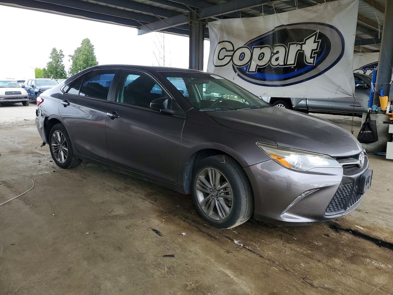 2017 Toyota Camry Se - Фото 4