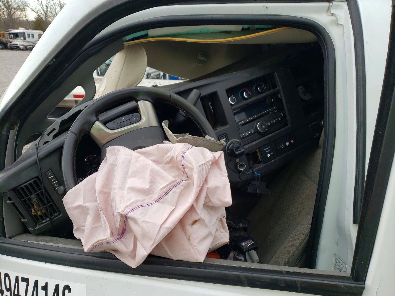 2016 Chevrolet Express Utility / Service Truck - Image 7
